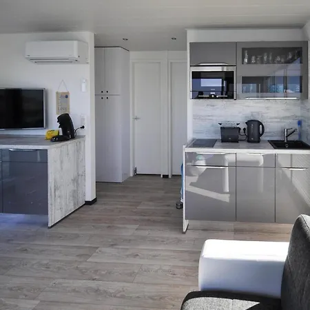 Hausboot Floating House Leni In Bådhotel
