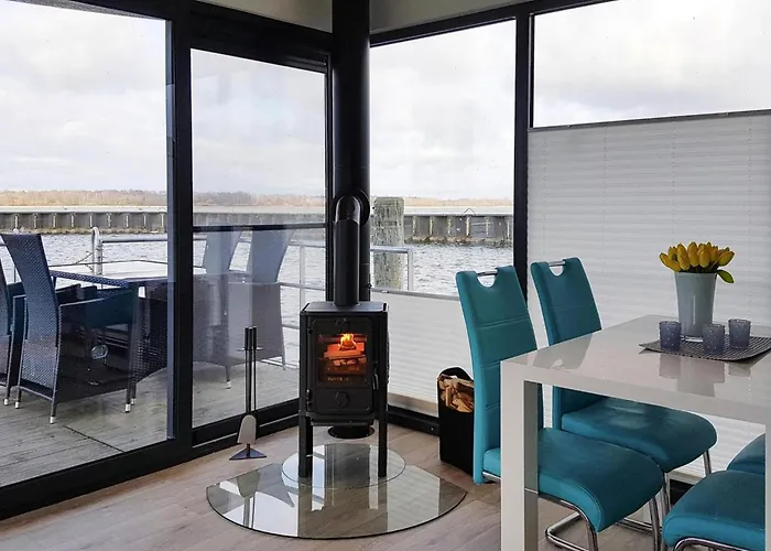 Bådhotel Hausboot Floating House Leni In Ribnitz-Damgarten