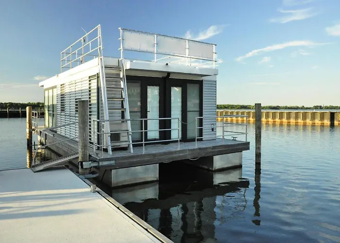 Hausboot Floating House Leni In
